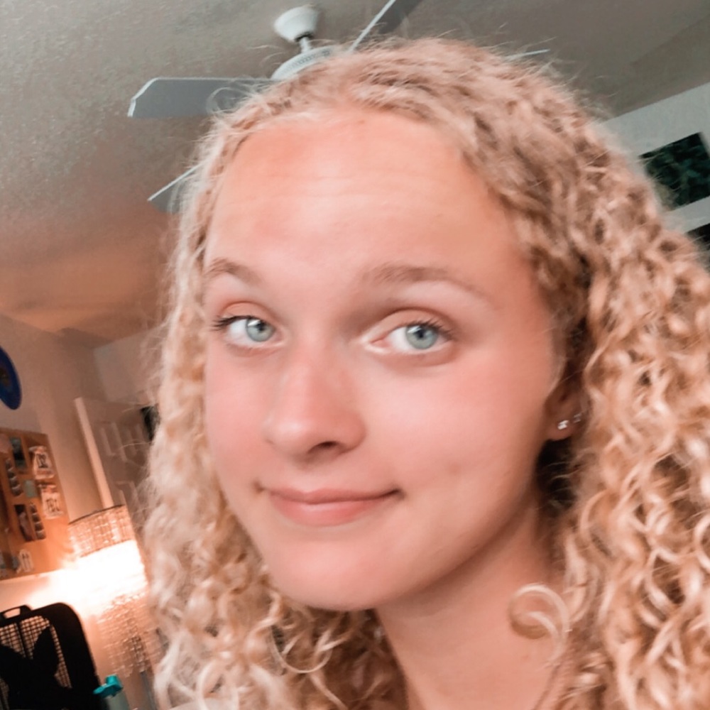 Meet your Posher, Kayla